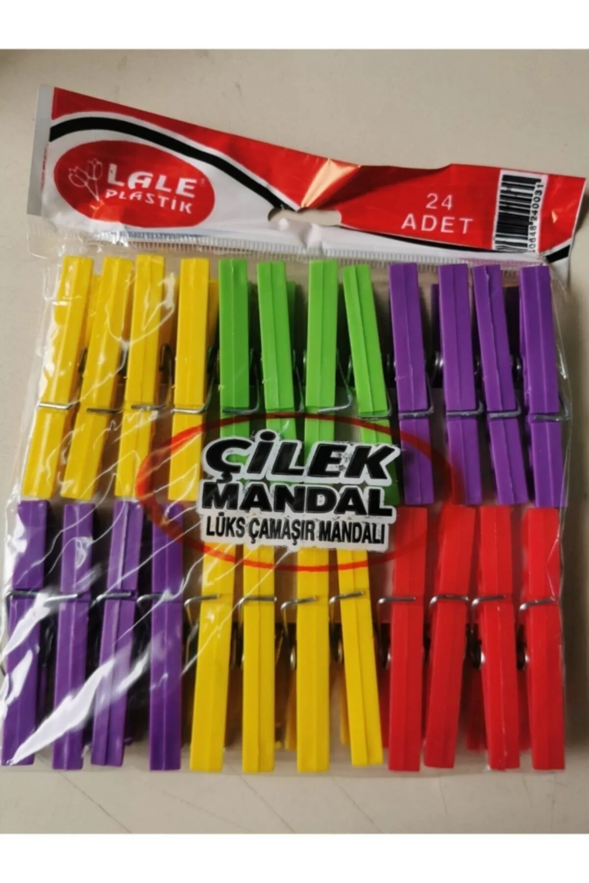 24 Plastik Çilek Mandal L003